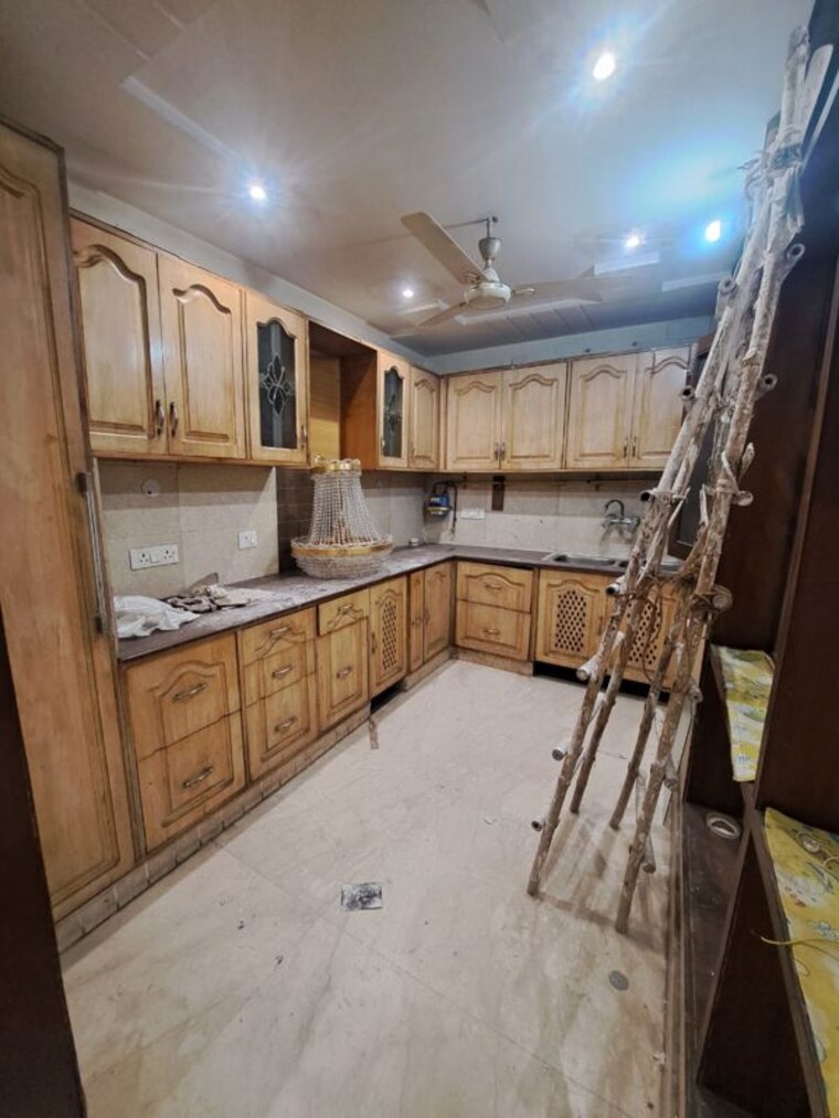 Kitchen, greater kailash part 3 3 Bedroom 1800 Sq.Ft. Builder Floor In Greater Kailash Part 3 Delhi 10396763