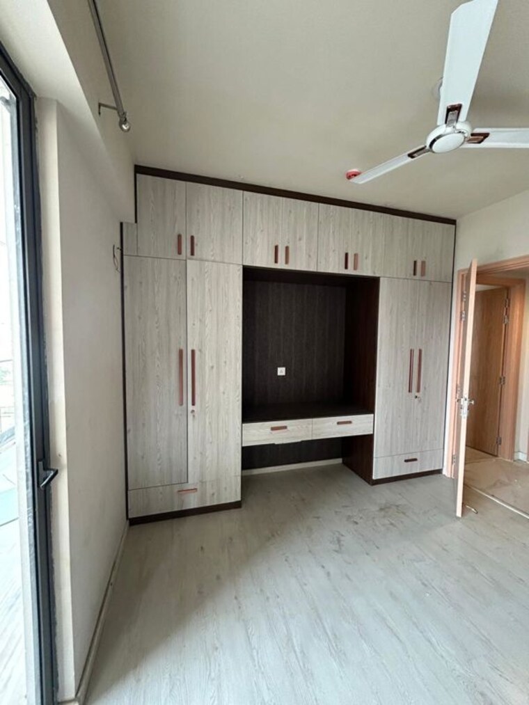 undefined, emaar-mgf-the-palm-drive-villas 3 Bedroom 1902 Sq.Ft. Apartment In Sector 66 Gurgaon 10396762