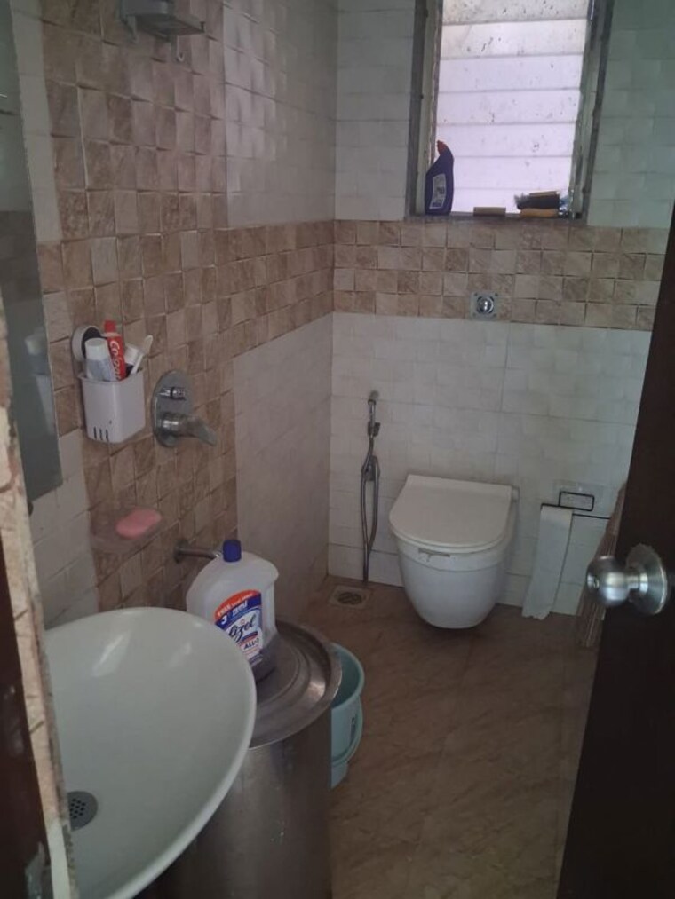 Bathroom, ajmera-bhakti-park 1 Bedroom 450 Sq.Ft. Apartment In Bhakti Park Mumbai 10396745