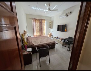 Team Area in 3 BHK Builder Floor at Sector 21 – for Rent