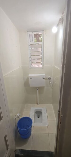 Bathroom in 1 BHK Apartment at Deccan Gymkhana – for Rent
