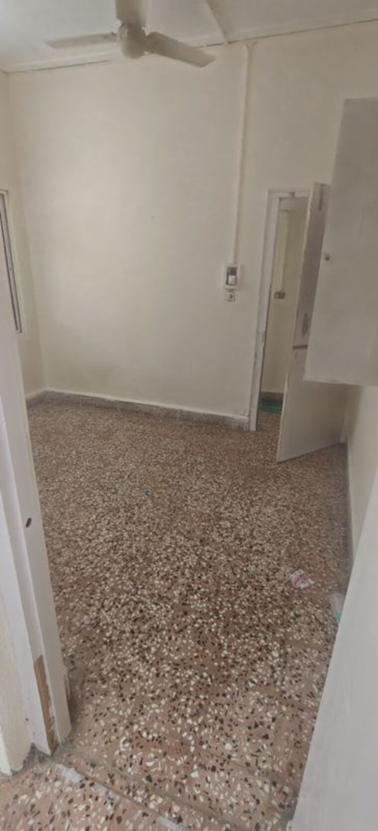 Room, deccan gymkhana 1 Bedroom 550 Sq.Ft. Apartment In Deccan Gymkhana Pune 10396790