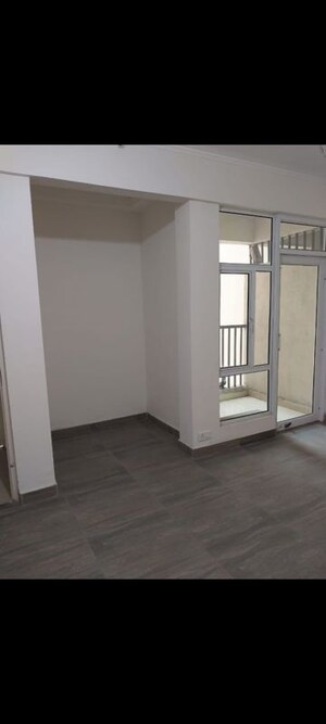 Room in 4 BHK Apartment at Gaur City 2 - 11th Avenue, Sector 16c Greater Noida – for Sale