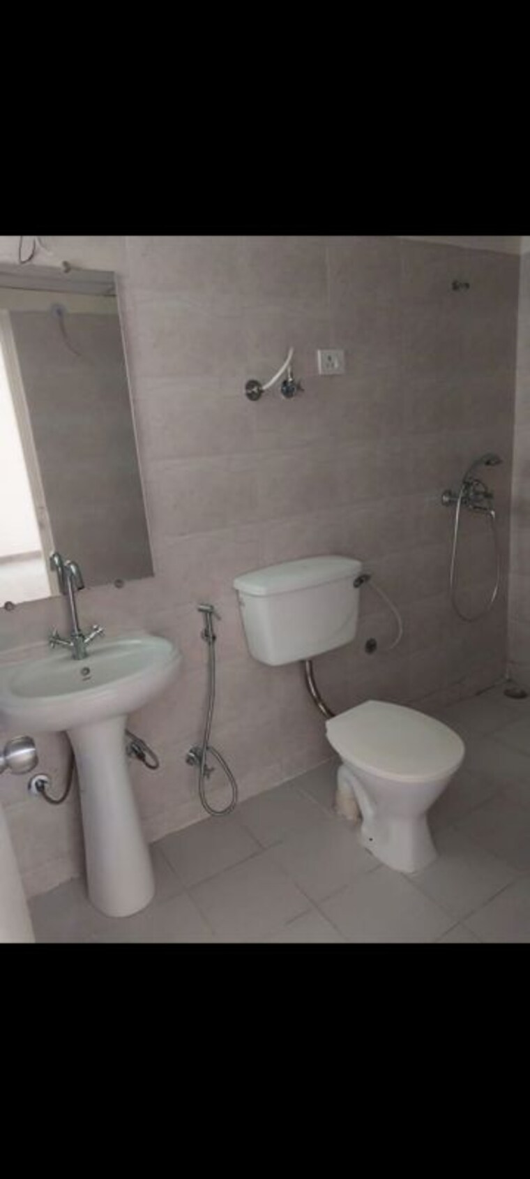 Bathroom, gaur-city-2-11th-avenue 4 Bedroom 1880 Sq.Ft. Apartment In Sector 16c Greater Noida Greater Noida 10396805