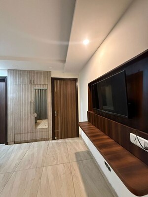 Bedroom in 3 BHK Builder Floor at BPTP District 3, Sector 85 – for Sale