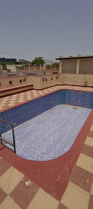 Swimming Pool in 4 BHK Villa at Ansal Florence Residency, Sector 57 – for Rent