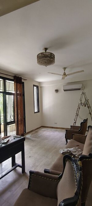 Team Area in 4 BHK Villa at Ansal Florence Residency, Sector 57 – for Rent