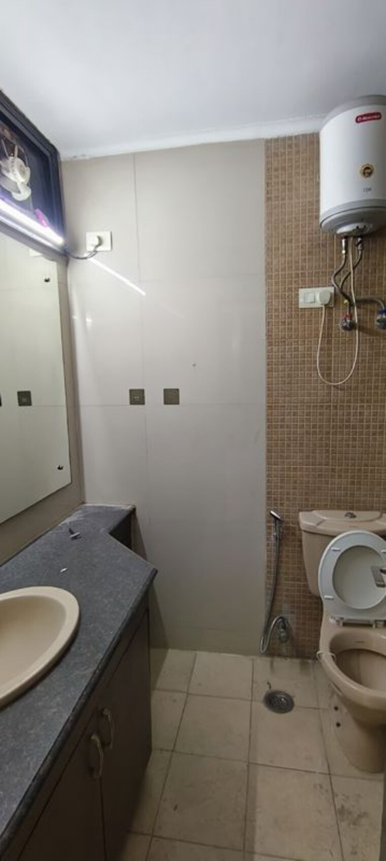 Bathroom, ansal-florence-residency 4 Bedroom 300 Sq.Yd. Villa In Sector 57 Gurgaon 10396804