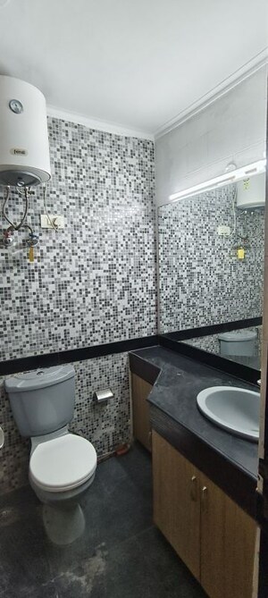 Bathroom in 4 BHK Villa at Ansal Florence Residency, Sector 57 – for Rent