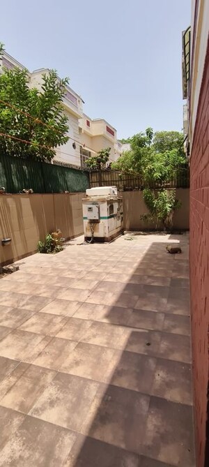 Balcony in 4 BHK Villa at Ansal Florence Residency, Sector 57 – for Rent