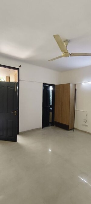 Room in 4 BHK Villa at Ansal Florence Residency, Sector 57 – for Rent