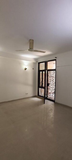 Room in 4 BHK Villa at Ansal Florence Residency, Sector 57 – for Rent