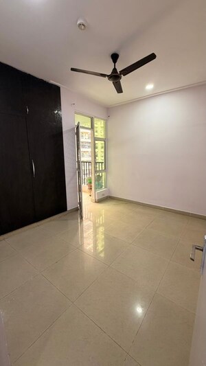 Room in 2.5 BHK Apartment at Gaur City 4th Avenue, Sector 4 Greater Noida – for Sale