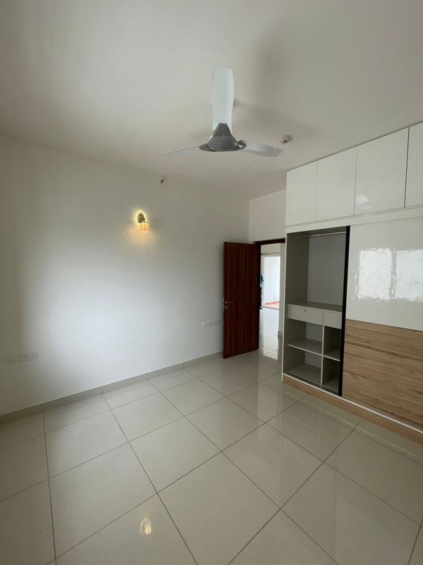 3 BHK + Store Room Apartment For Rent in Benson Town