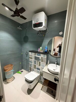 Team Area in 3 BHK Builder Floor at Unitech Greenwood City Apartment, Sector 45 – for Rent