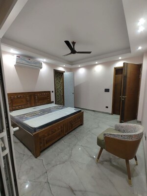 Bedroom in 3 BHK Builder Floor at Sector 42 – for Rent