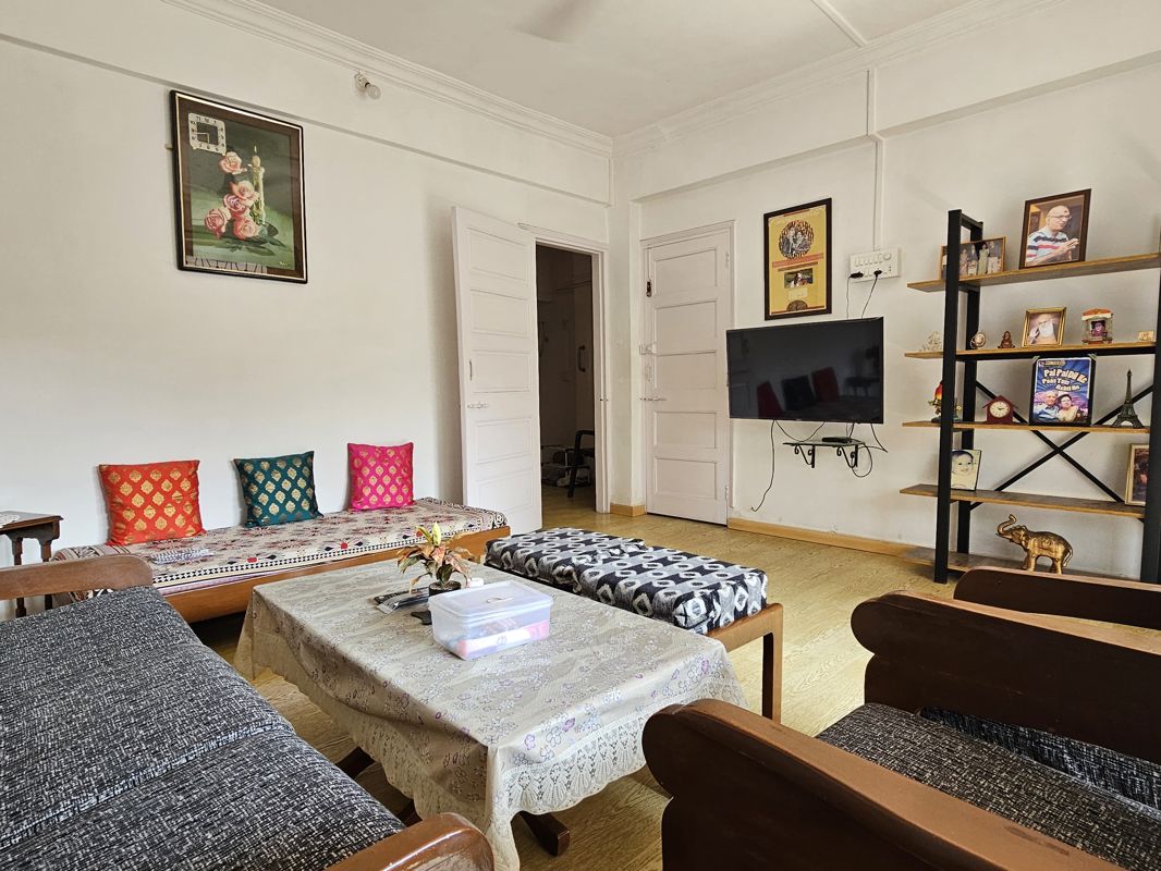 1 BHK + Extra Room Apartment For Rent in Garden View Apartments Vile Parle