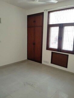 3.5 BHK + Servant Room Builder Floor For Rent in Safdarjung Enclave