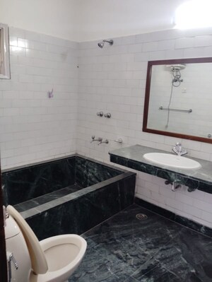 Team Area in 3.5 BHK Builder Floor at Safdarjung Enclave – for Rent