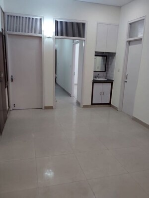 Room in 3.5 BHK Builder Floor at Safdarjung Enclave – for Rent
