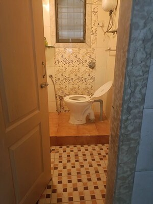 Bathroom in 2 BHK Apartment at Sector 13 Sanpada – for Rent