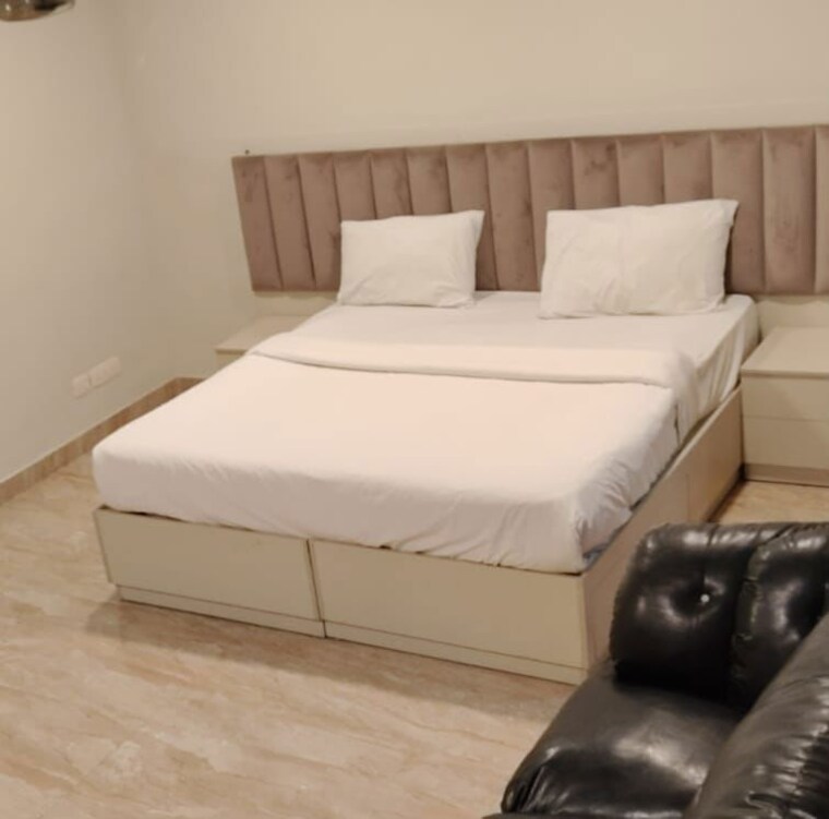 Bedroom, sector 46 3 Bedroom 200 Sq.Ft. Builder Floor In Sector 46 Noida 10396934