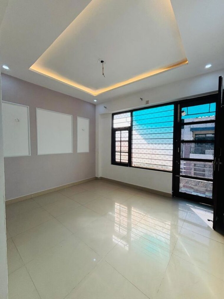 Room, dhakoli 3 Bedroom 112 Sq.Yd. Builder Floor In Dhakoli Zirakpur 10396939