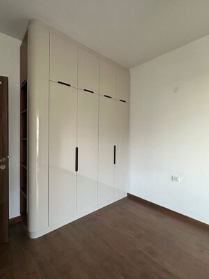 Room in 4 BHK Builder Floor at DLF Garden City Independent Floors, Sector 92 – for Rent