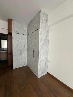 Room in 4 BHK Builder Floor at DLF Garden City Independent Floors, Sector 92 – for Rent