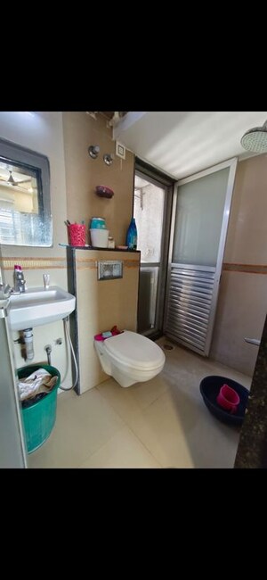 Bathroom in 3.5 BHK Apartment at Imperial Heights Goregaon West, Goregaon West – for Rent