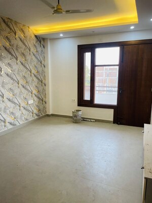 Room in 3.5 BHK Apartment at KLJ Greens, Sector 77 – for Sale