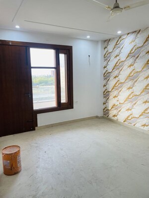 Room in 3.5 BHK Apartment at KLJ Greens, Sector 77 – for Sale