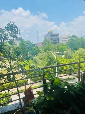 3 BHK Builder Floor – Garden View at Amolik Aster Woods, Sector 98 - for Sale