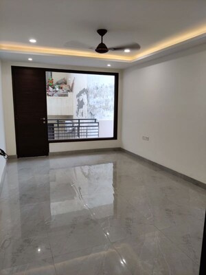Room in 3.5 BHK Builder Floor at Godrej Retreat, Sector 83 – for Sale