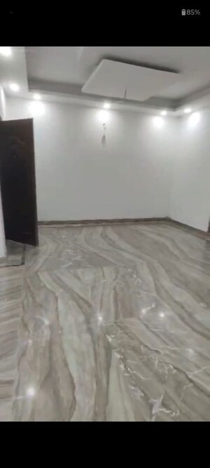 Room in 3 BHK Builder Floor at Green Fields Colony – for Rent