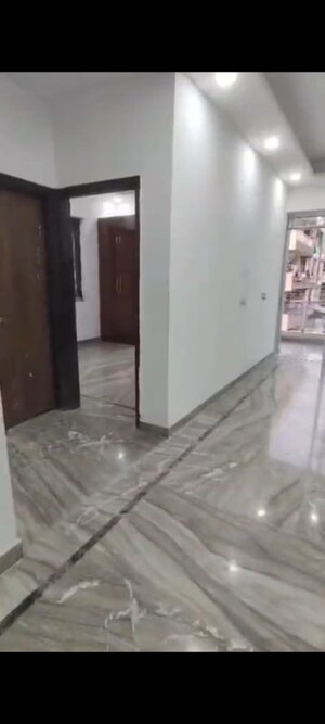 Room in 3 BHK Builder Floor at Green Fields Colony – for Rent