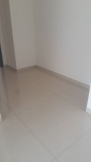 Room in 2 BHK Apartment at Lodha Vista, Lower Parel – for Rent