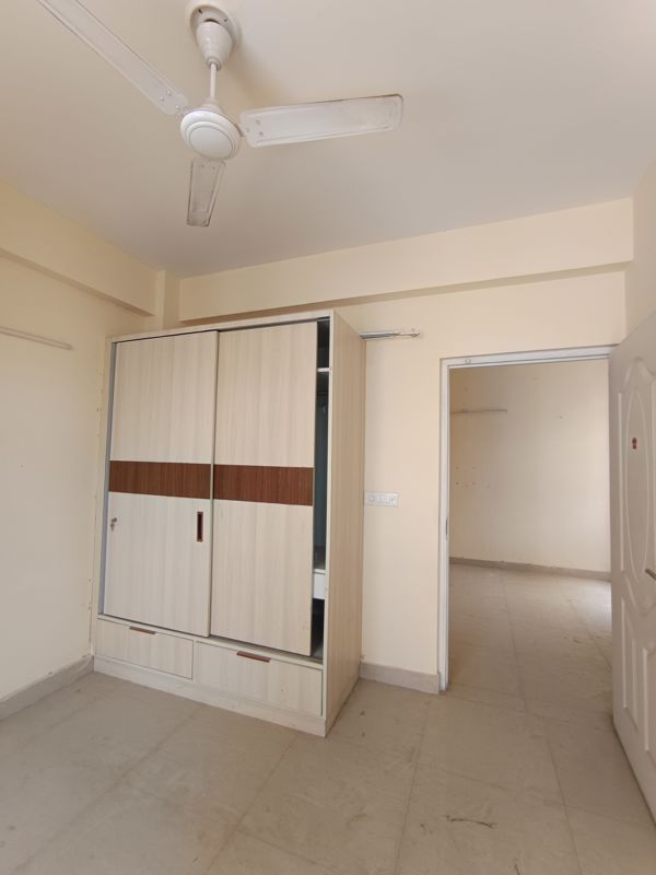 2 BHK 900 Sq.Ft. Apartment in Shree Vardhman Mantra