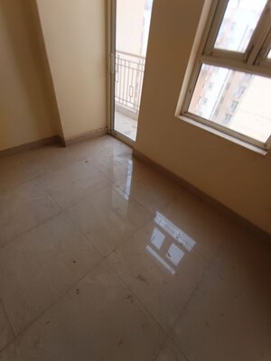 Room in 2 BHK Apartment at Shree Vardhman Mantra, Sector 67 – for Rent