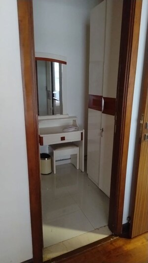 Room in 3 BHK Apartment at Anmol Towers, Goregaon West – for Rent