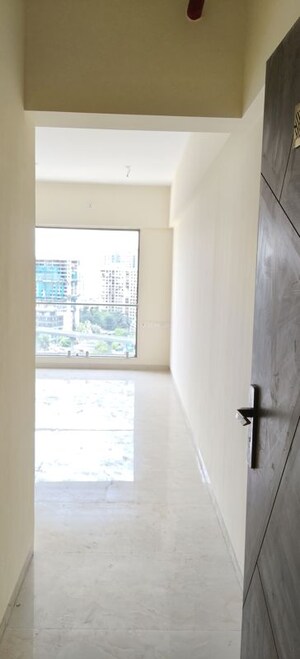 2 BHK Apartment – Entrance View at IM Applaud 38, Goregaon East - for Rent