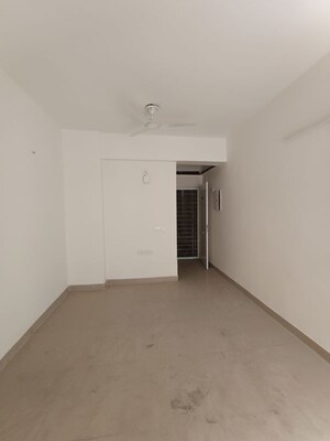 Room in 2 BHK Apartment at Shree Vardhman Mantra, Sector 67 – for Rent