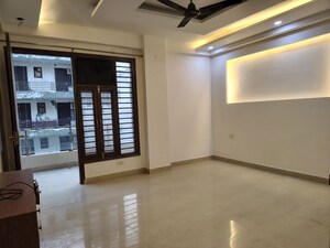 Room in 3 BHK Builder Floor at Green Fields Colony – for Rent