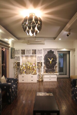 Gym in 5 BHK Villa at Golden Beach Society, Juhu – for Sale