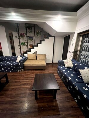 Gym in 5 BHK Villa at Golden Beach Society, Juhu – for Sale