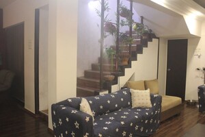 Team Area in 5 BHK Villa at Golden Beach Society, Juhu – for Sale