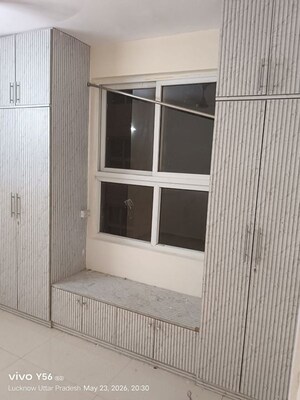 Room in 3 BHK Apartment at Omaxe The Palace, Gomti Nagar – for Rent