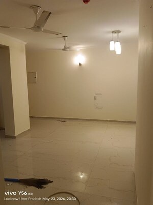 Room in 3 BHK Apartment at Omaxe The Palace, Gomti Nagar – for Rent