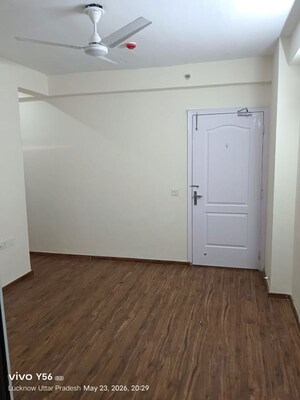 Room in 3 BHK Apartment at Omaxe The Palace, Gomti Nagar – for Rent