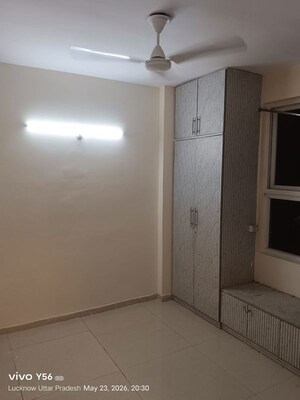 Room in 3 BHK Apartment at Omaxe The Palace, Gomti Nagar – for Rent